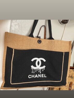 CHANEL Black and Natural Burlap Drip Logo Tote
